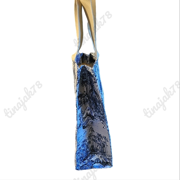 ❌️SOLD❌️ Platinum Loyalty Welcome Gift Around the World - Picture 8 of 9